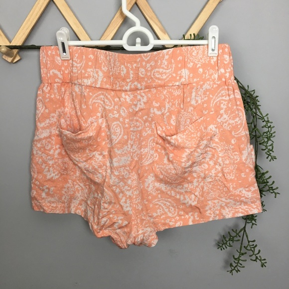 FREE PEOPLE • Peach tea paisley drape shorts SMALL - Picture 6 of 6